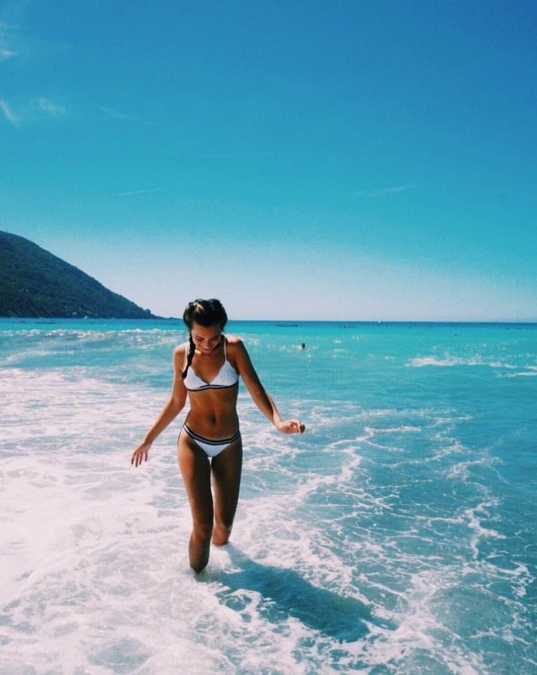 С моря с девушками