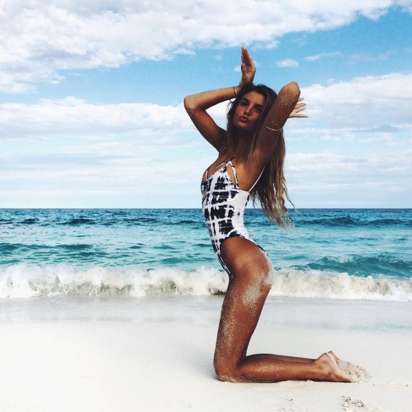 С моря с девушками