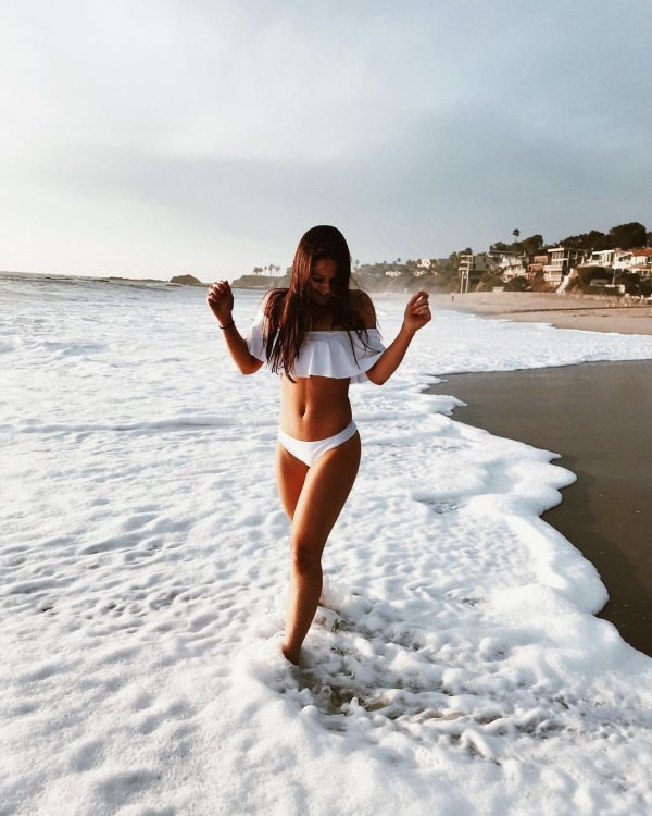 С моря с девушками