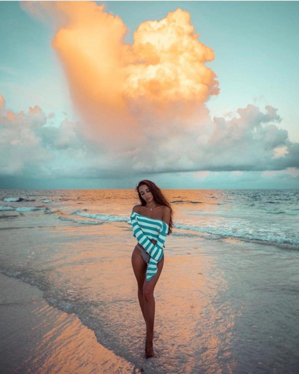 С моря с девушками