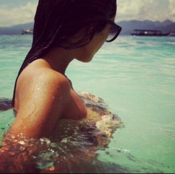 С моря с девушками