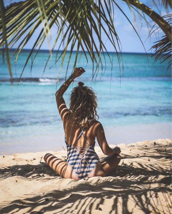 С моря с девушками