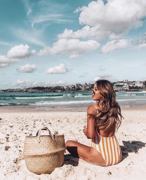 С моря с девушками