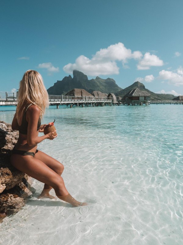 С моря с девушками