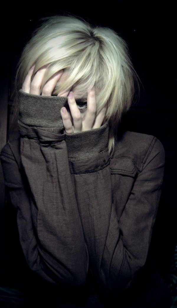 На аву девушка с каре