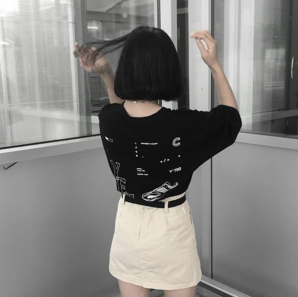 На аву девушка с каре