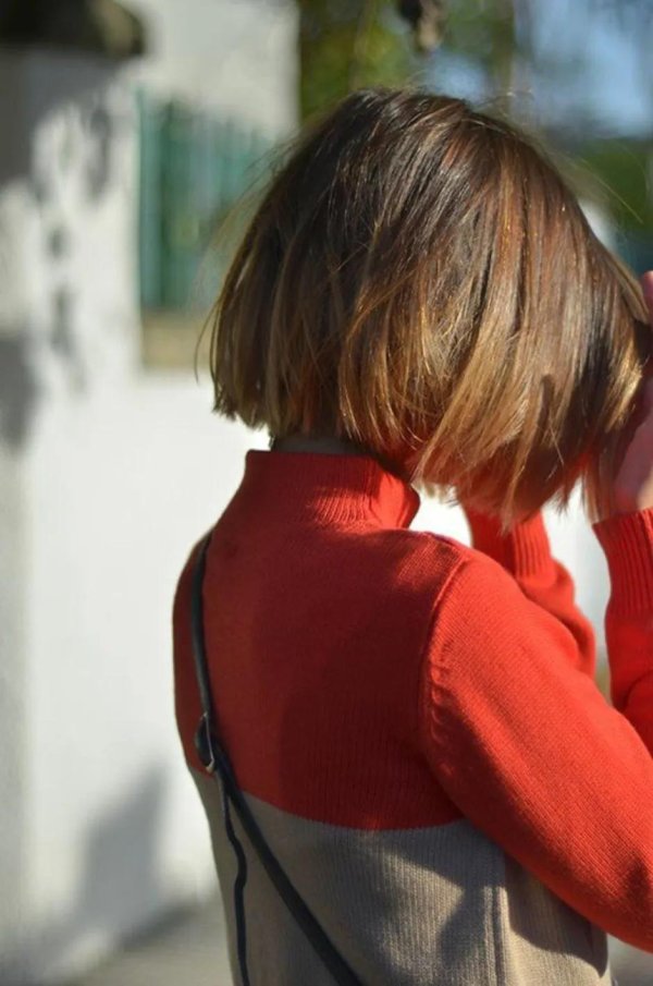 На аву девушка с каре