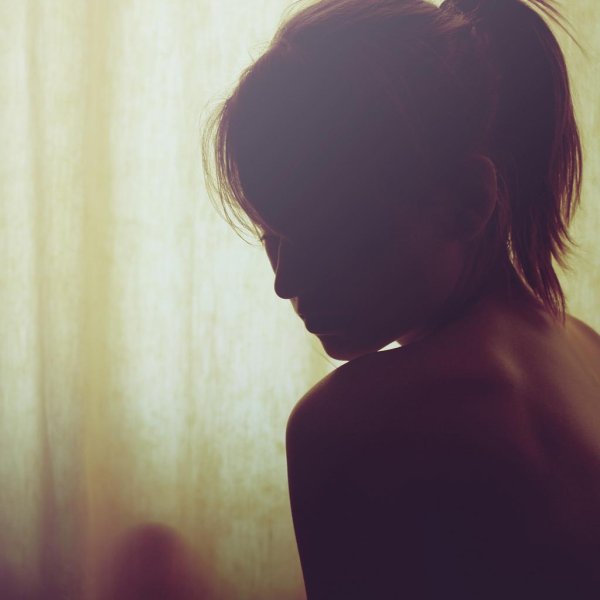 На аву девушка с каре