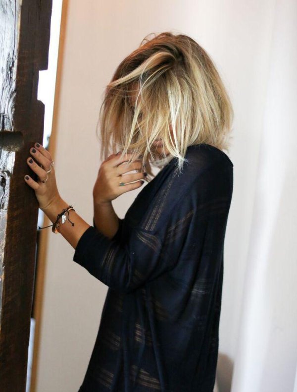 На аву девушка с каре