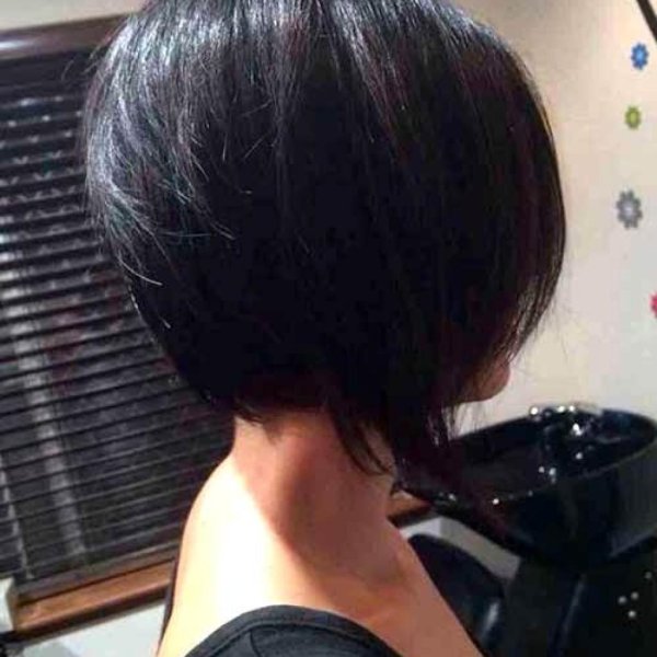 На аву девушка с каре