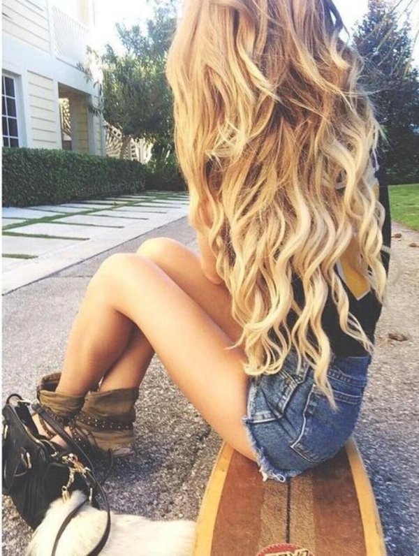 Девушка нарисованная на аву блондинка