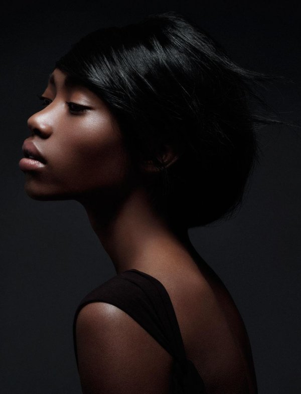 Девушка темная