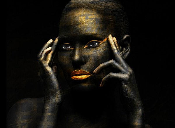 Девушка темная