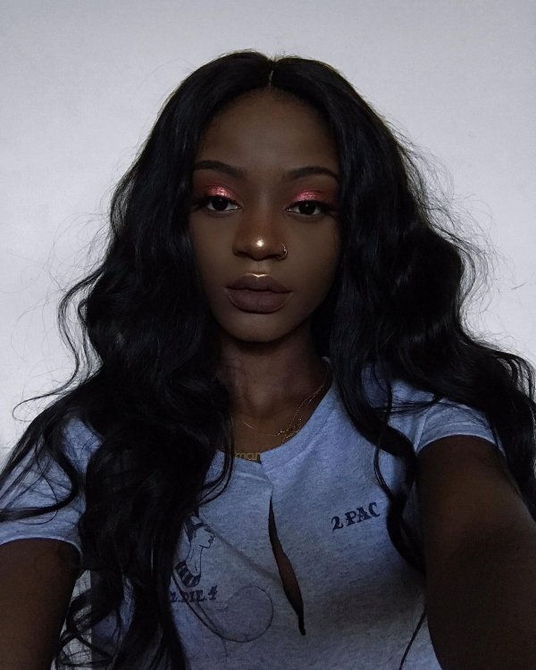 Девушка темная