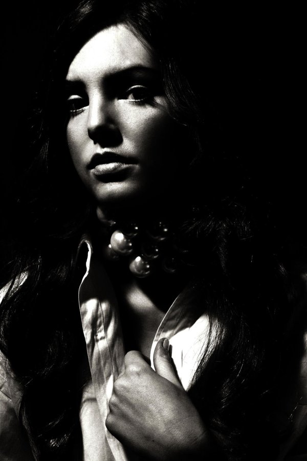 Девушка темная