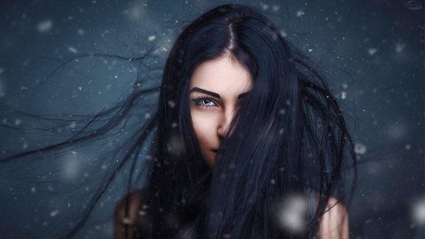 Девушка темная