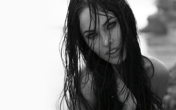 Девушка темная