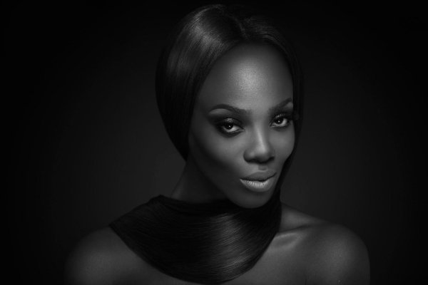 Девушка темная