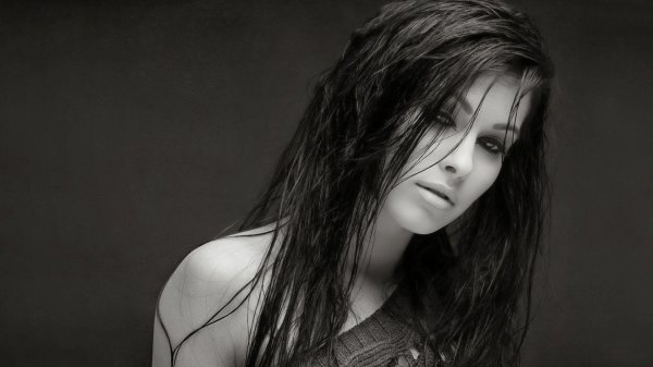 Девушка темная