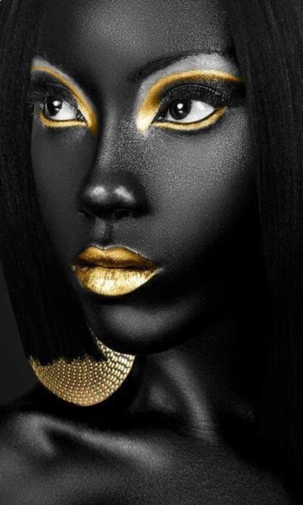 Девушка темная