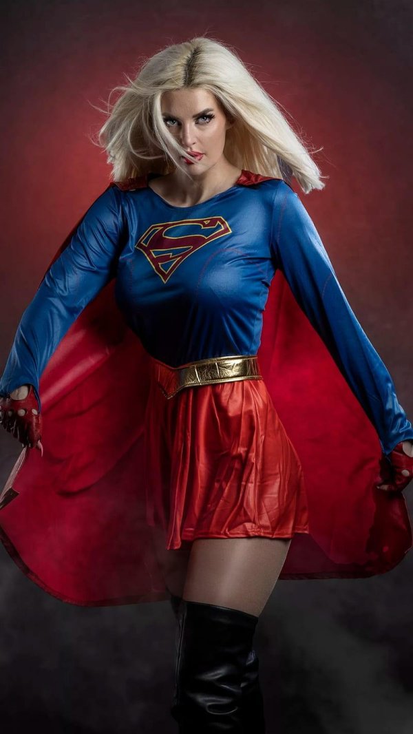 Супер девушка