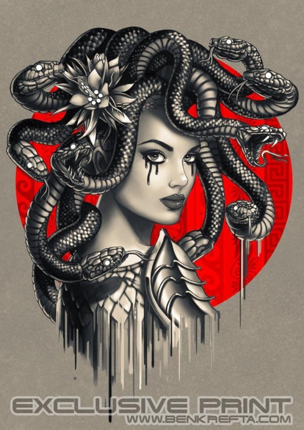 Девушка змея