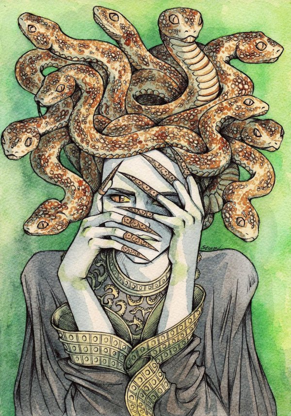 Девушка змея