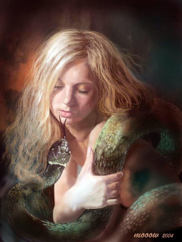 Девушка змея