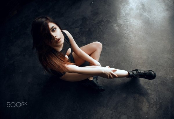 Девушка сверху