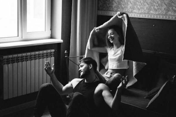 Девушка сверху