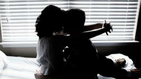 Девушка сверху