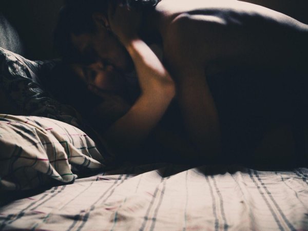 Девушка сверху