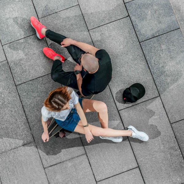 Девушка сверху