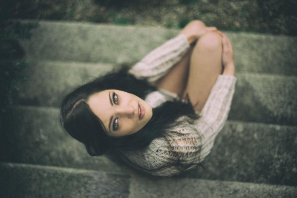 Девушка сверху