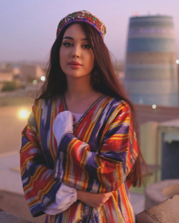 Узбекская девушка