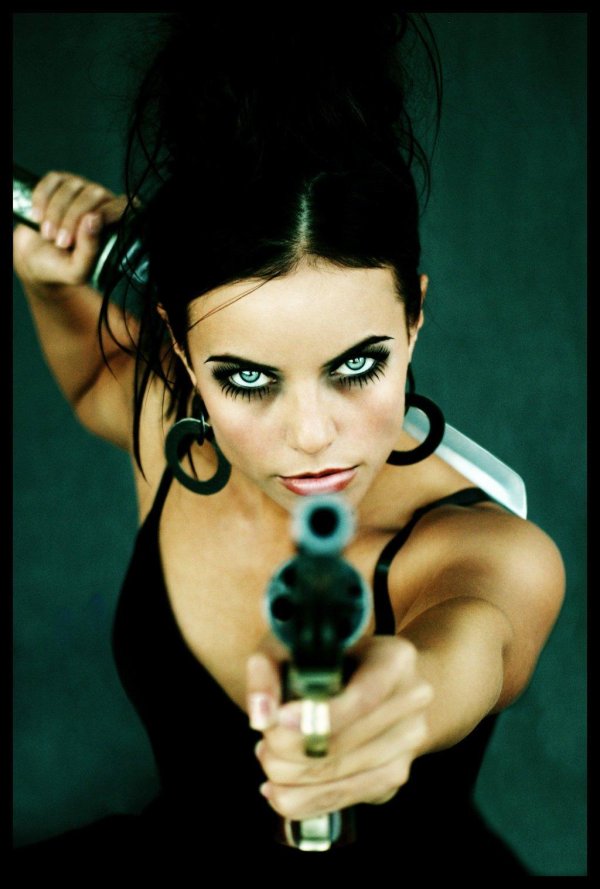 Злая девушка