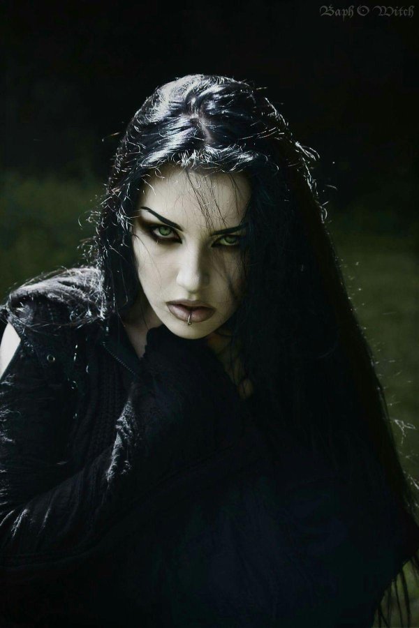 Злая девушка