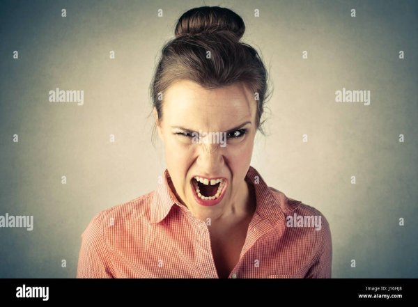 Злая девушка