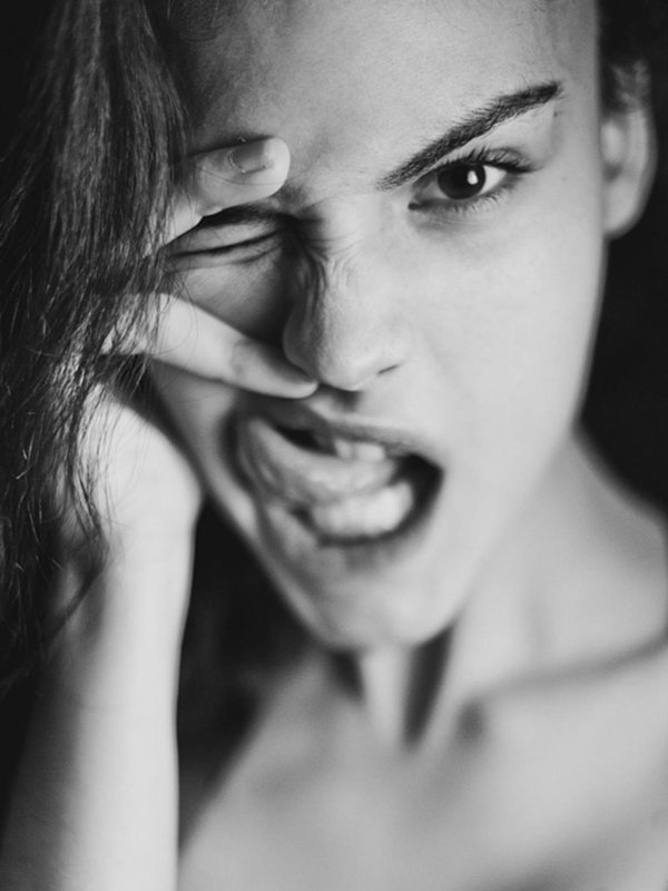 Злая девушка