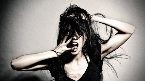 Злая девушка