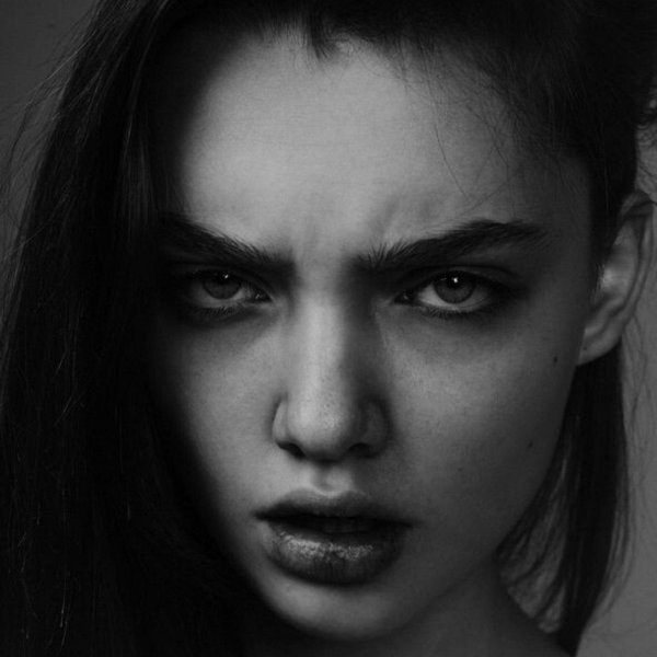 Злая девушка