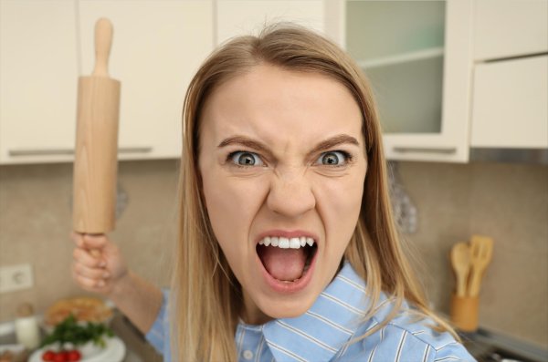 Злая девушка