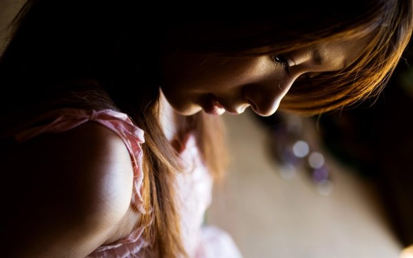 Печальная девушка