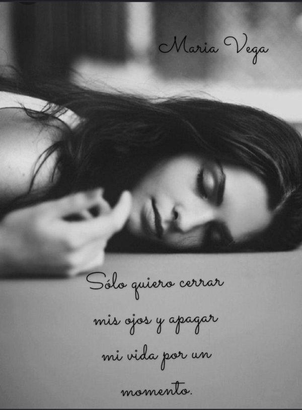 Печальная девушка