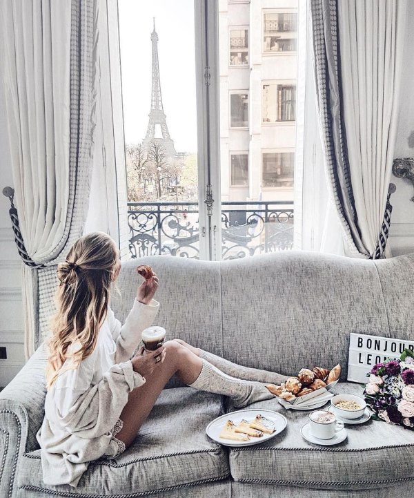 Утро девушка