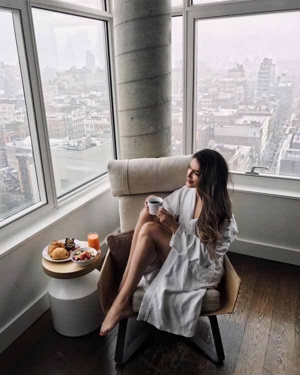 Утро девушка