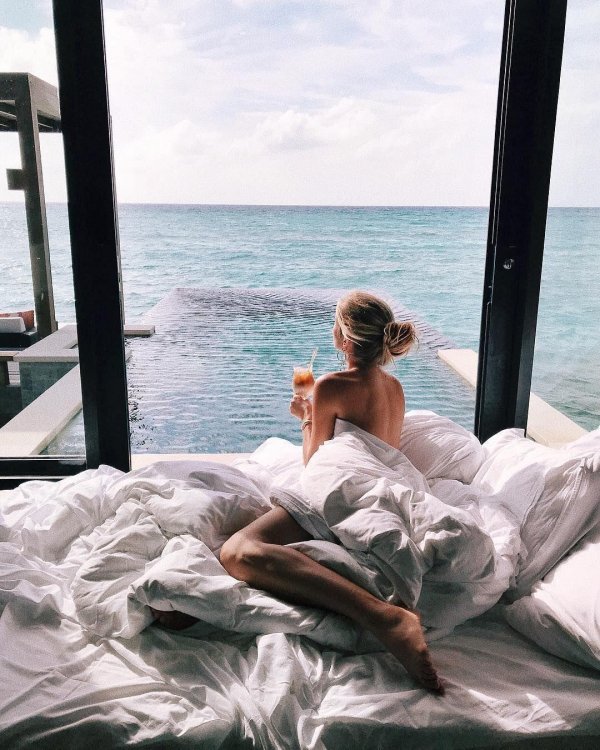 Утро девушка