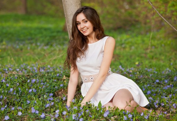 Девушка скромная