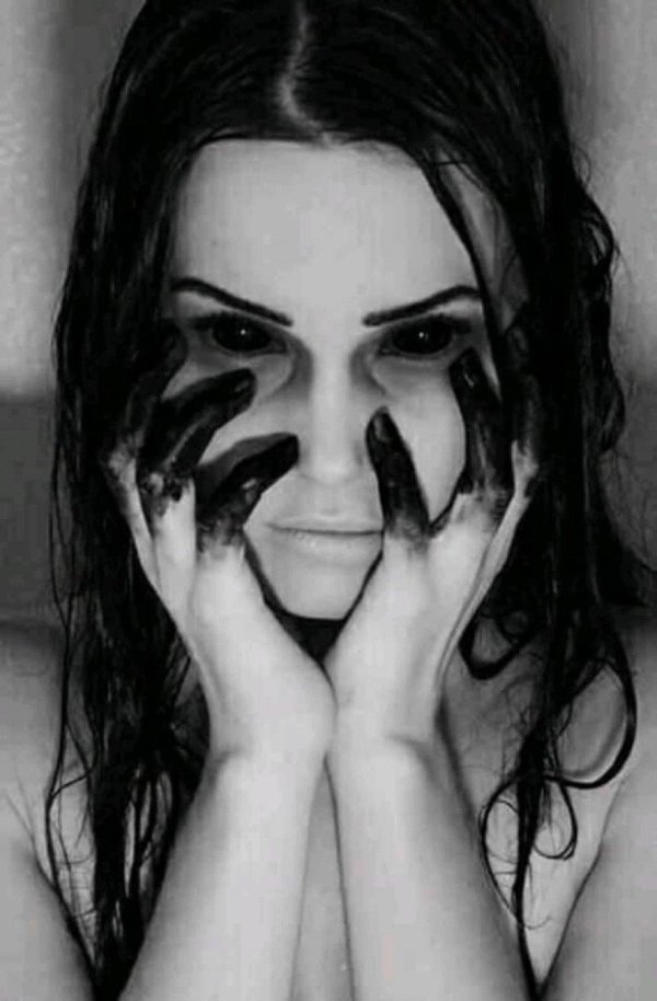 Страшно девушка