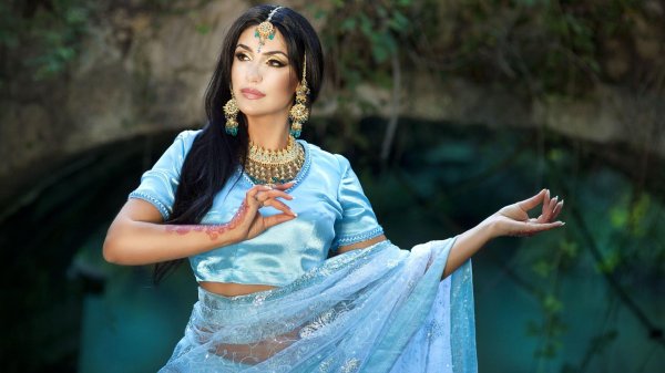 Девушка индия